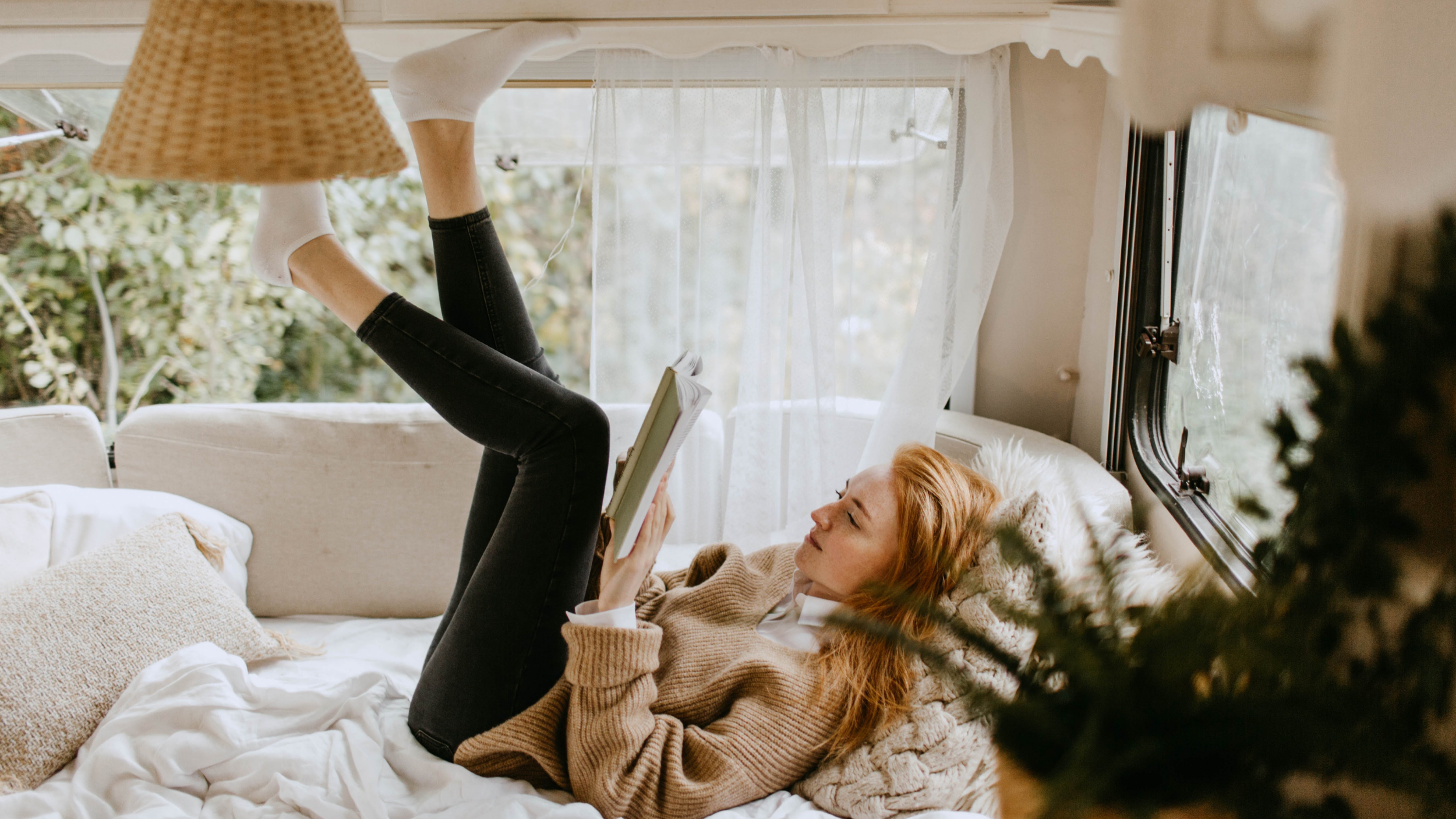 7 Inspiring Women Poets to Read Right Now