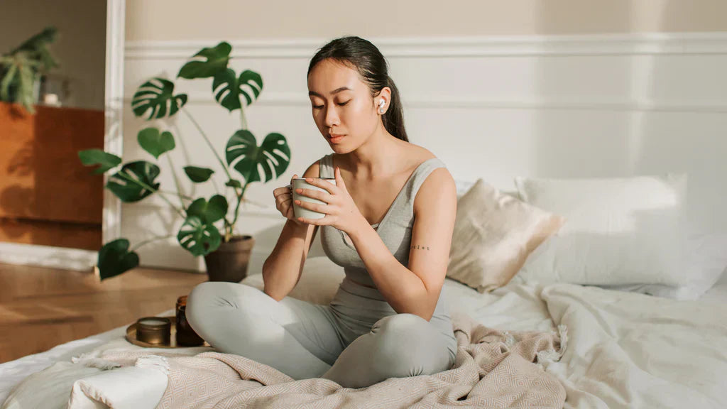 A Sustainable, Conscious Buying Guide to Non-Toxic, Paraffin-Free, and Clean-Burning Candles