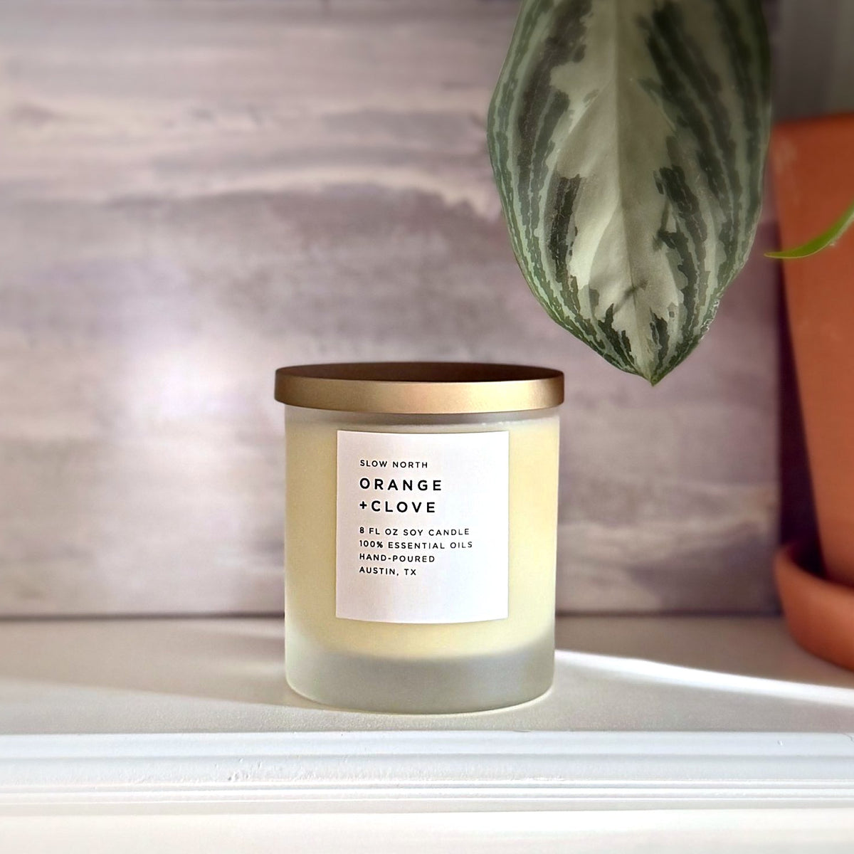 natural candle with gold lid