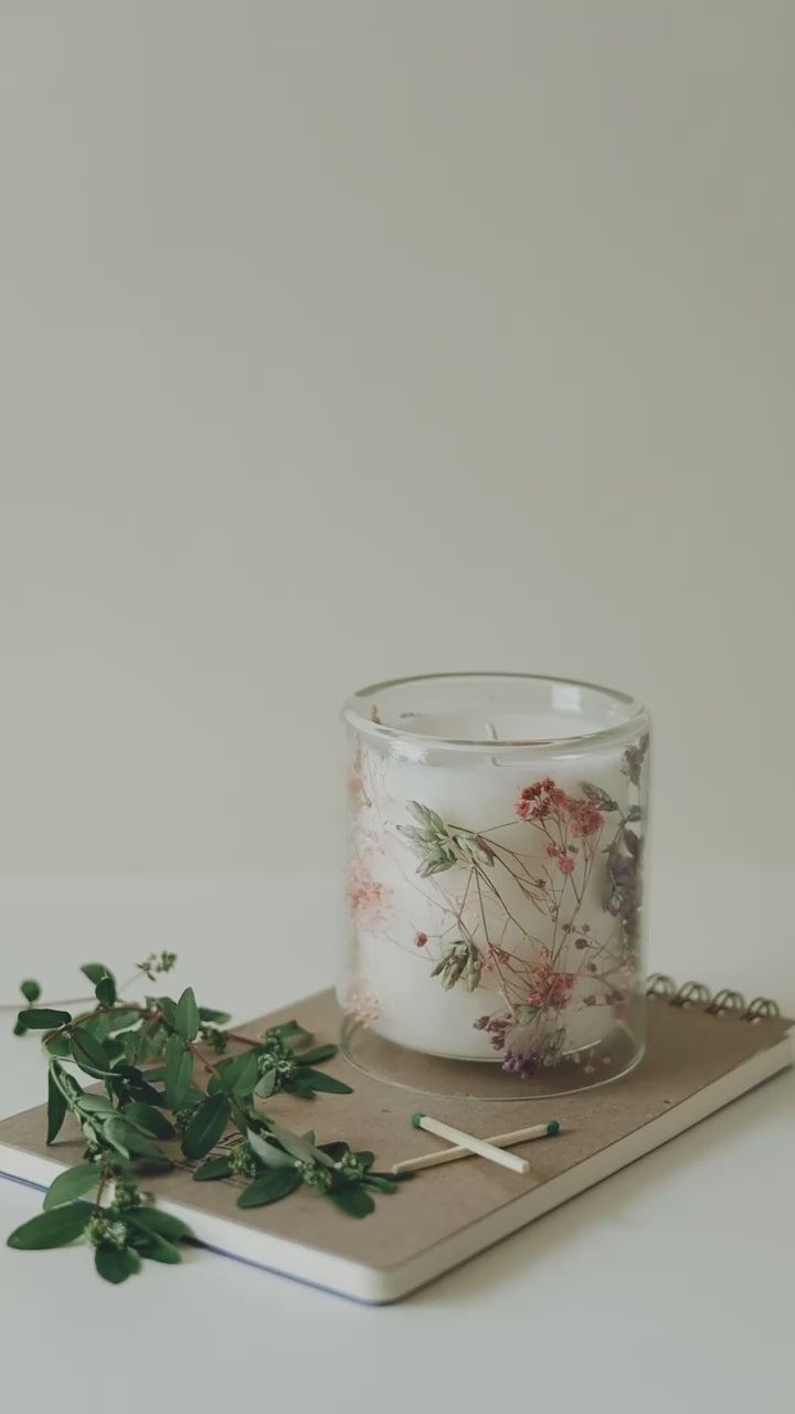 Wholesale candle with dried flowers For Subtle Scents And
